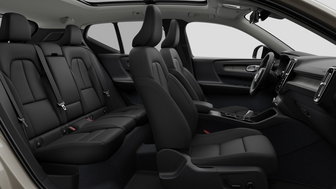 2026 Volvo XC40 - Image 13