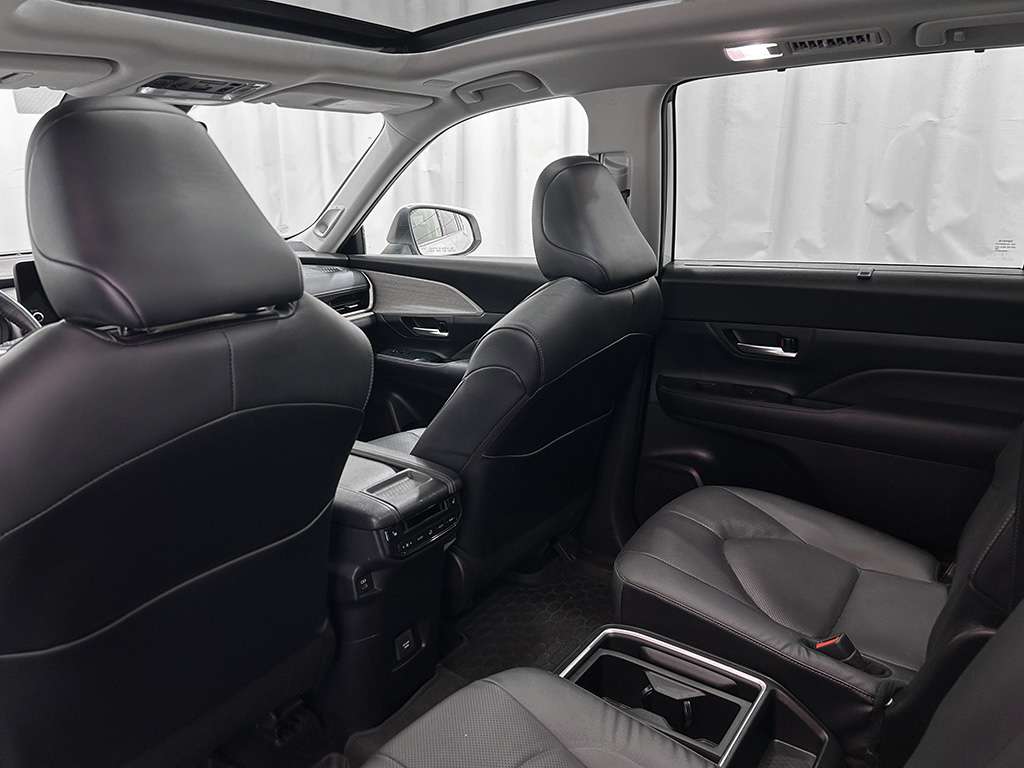 2024 Toyota Grand Highlander - Image 16