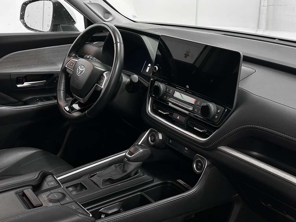 2024 Toyota Grand Highlander - Image 21