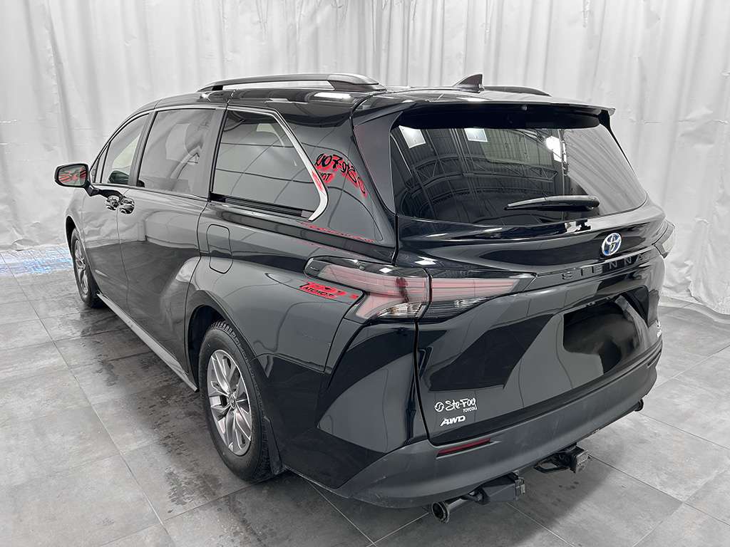 2023 Toyota Sienna - Image 4
