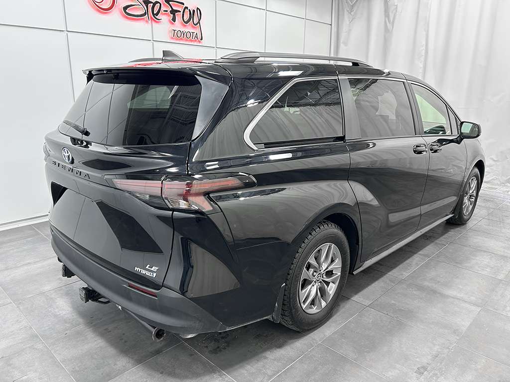 2023 Toyota Sienna - Image 6