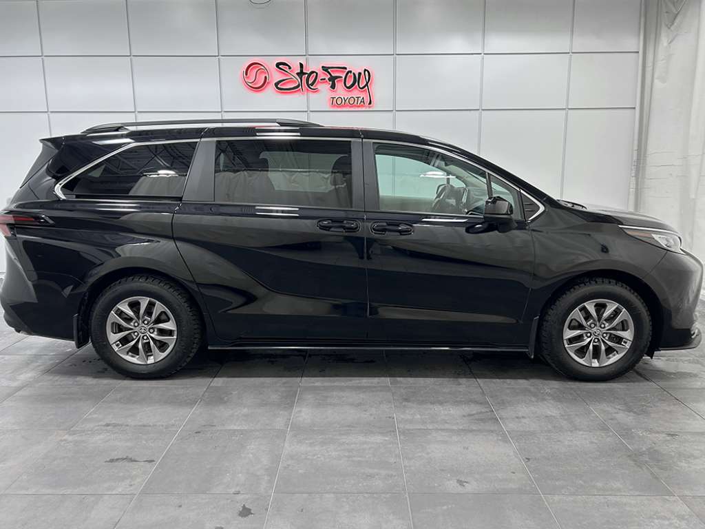 2023 Toyota Sienna - Image 7