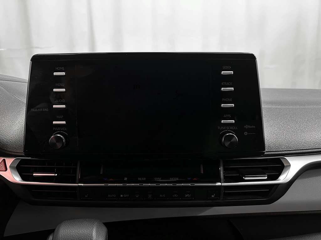 2023 Toyota Sienna - Image 13