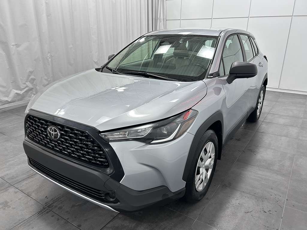 2024 Toyota Corolla Cross - Image 3