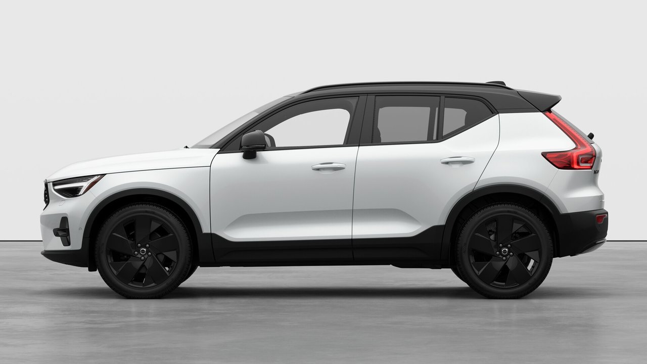 2026 Volvo XC40 - Image 8