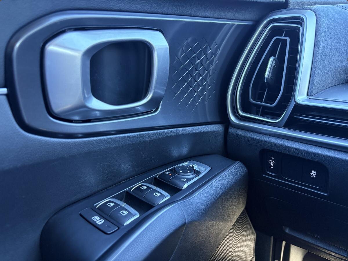 2024 Kia Sorento - Image 23