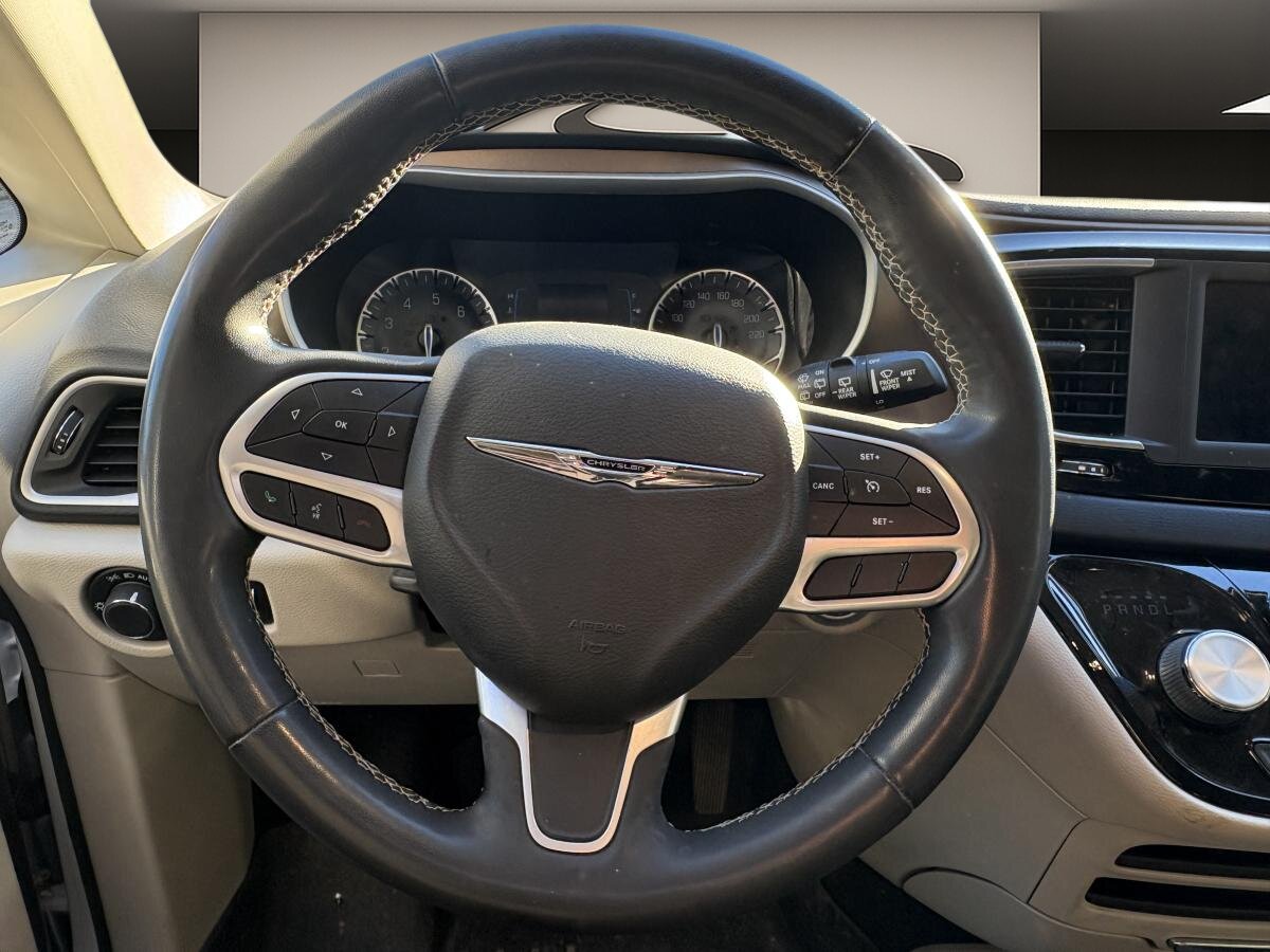 2022 Chrysler Grand Caravan - Image 10