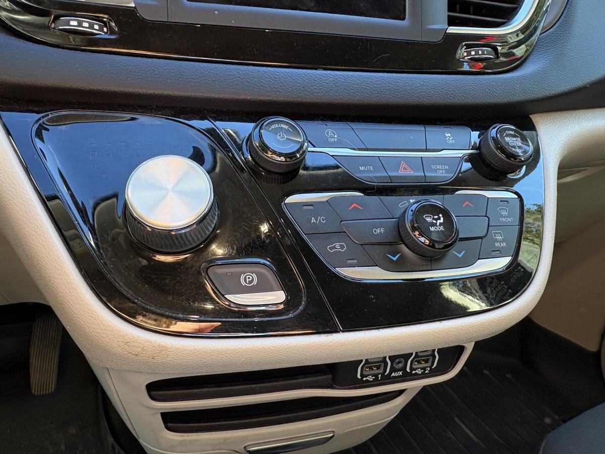 2022 Chrysler Grand Caravan - Image 13