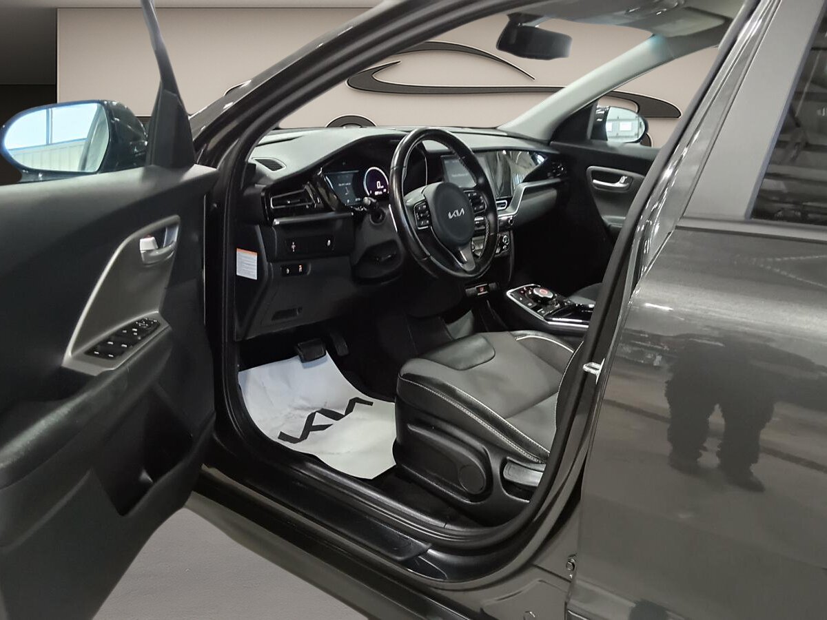 2022 Kia Niro EV - Image 15