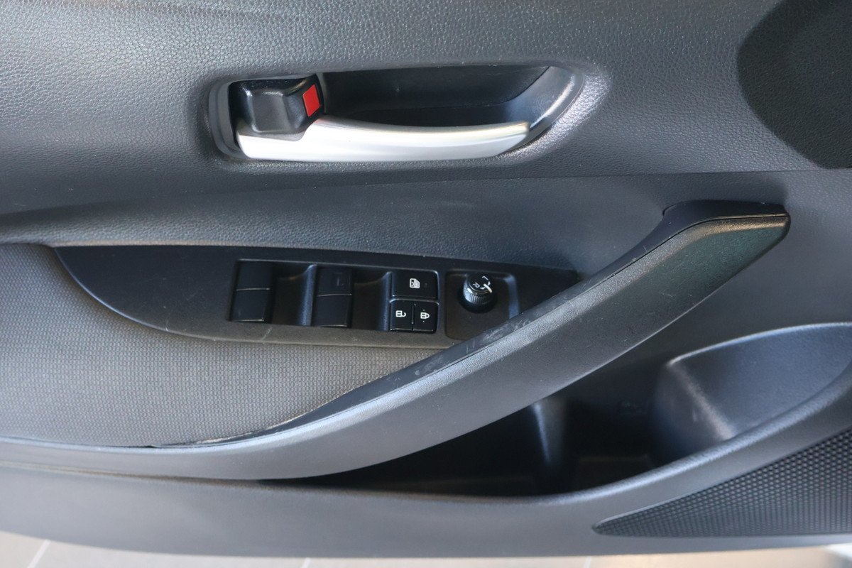 2020 Toyota Corolla - Image 18