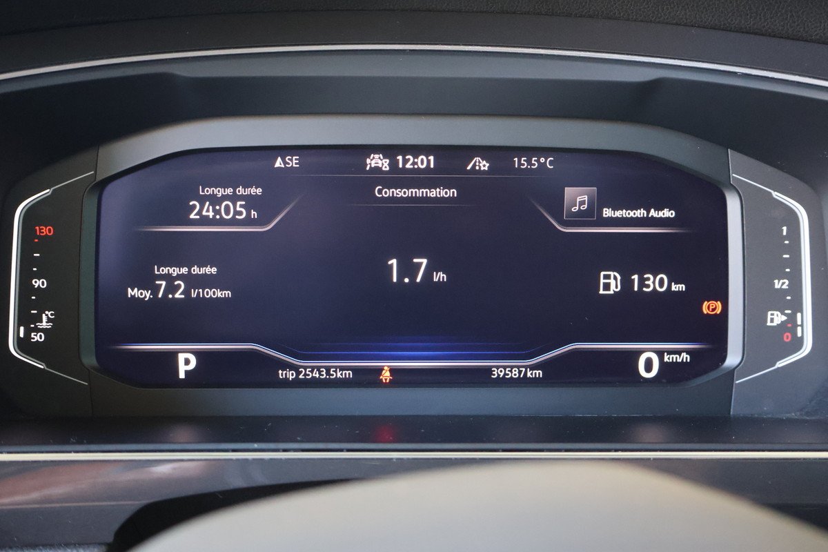 2022 Volkswagen Tiguan - Image 4