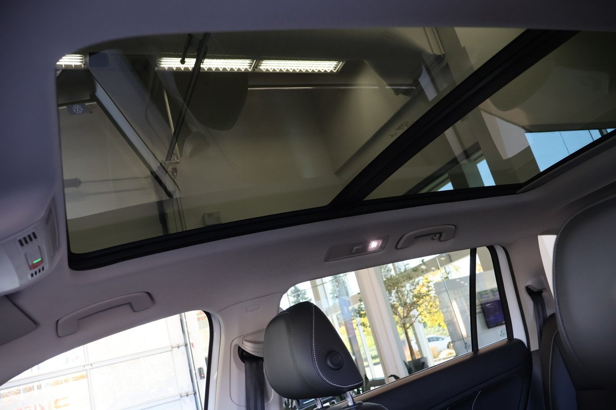 2022 Volkswagen Tiguan - Image 6