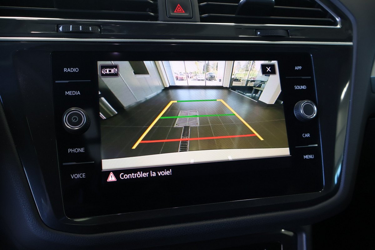 2022 Volkswagen Tiguan - Image 15