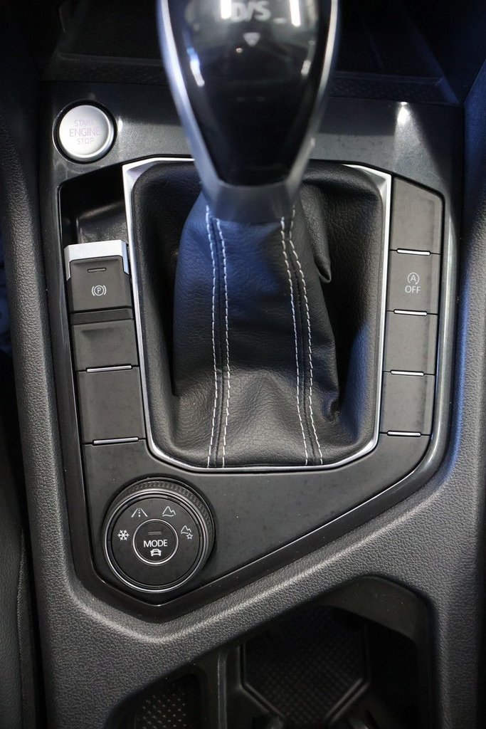 2022 Volkswagen Tiguan - Image 18