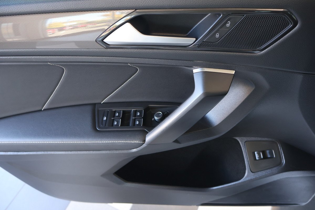2022 Volkswagen Tiguan - Image 20