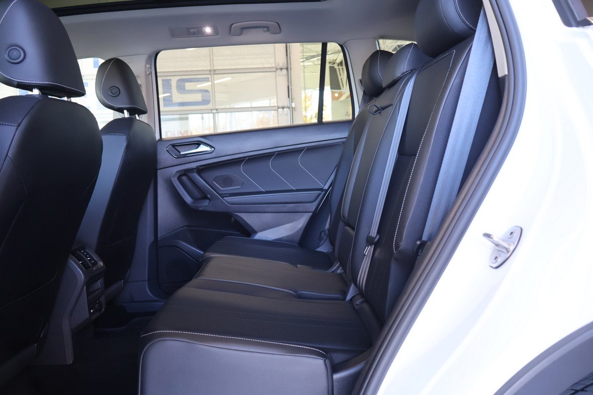 2022 Volkswagen Tiguan - Image 21