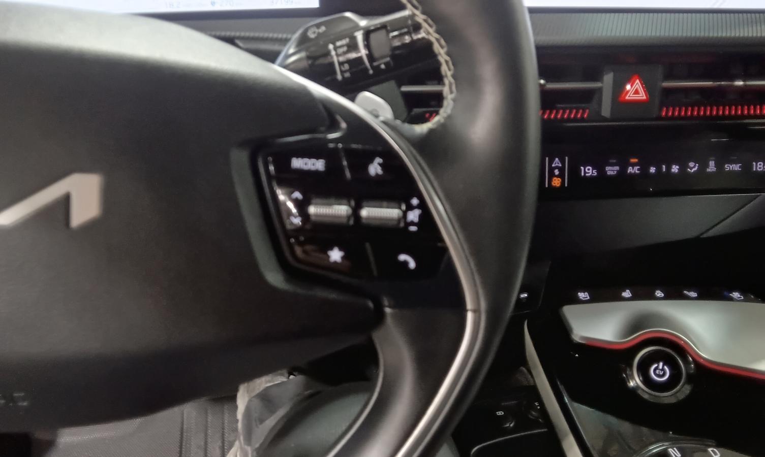 2023 Kia EV6 - Image 28