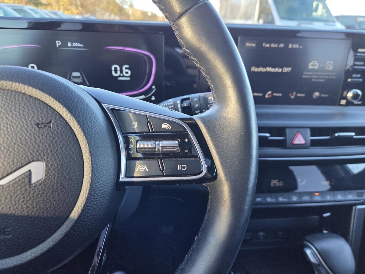 2025 Kia Seltos - Image 17