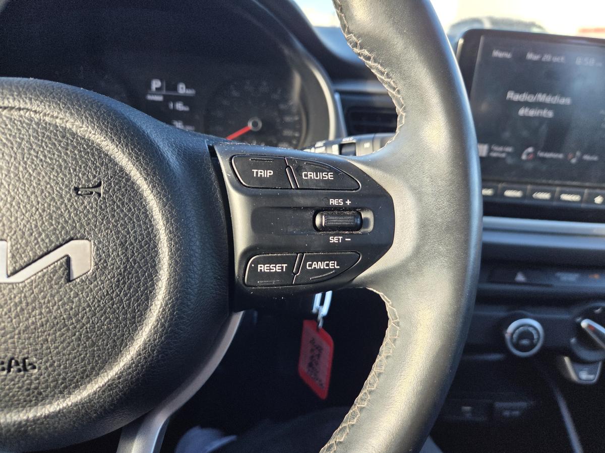 2022 Kia Rio5 - Image 13