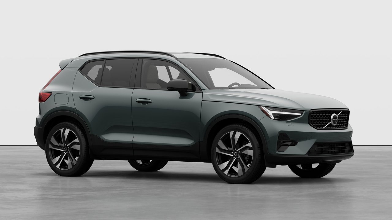 2026 Volvo XC40 - Image 3