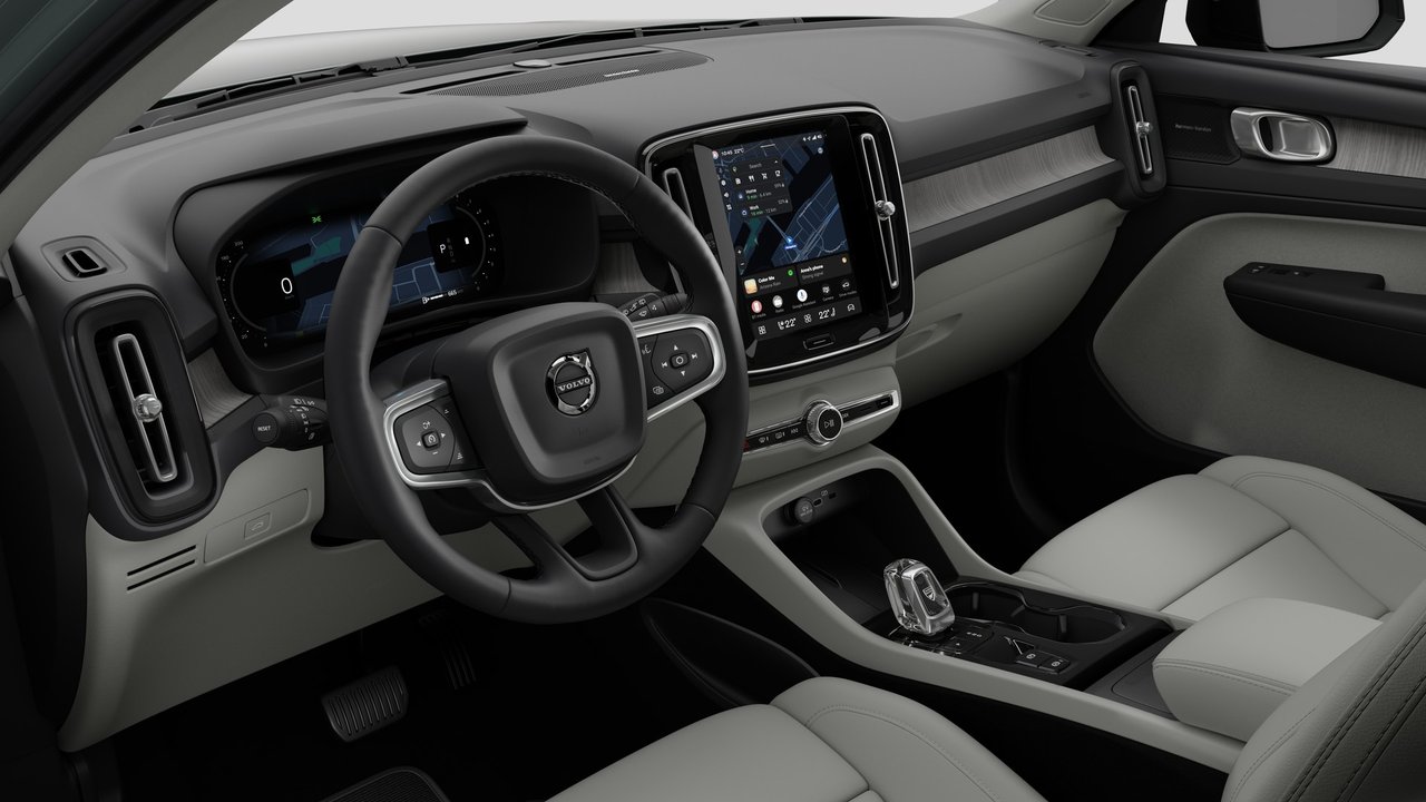 2026 Volvo XC40 - Image 10