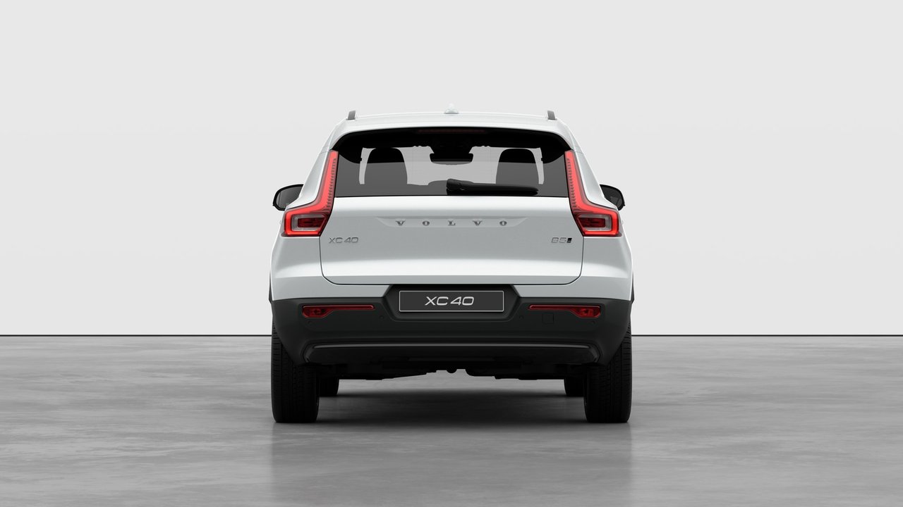 2026 Volvo XC40 - Image 6