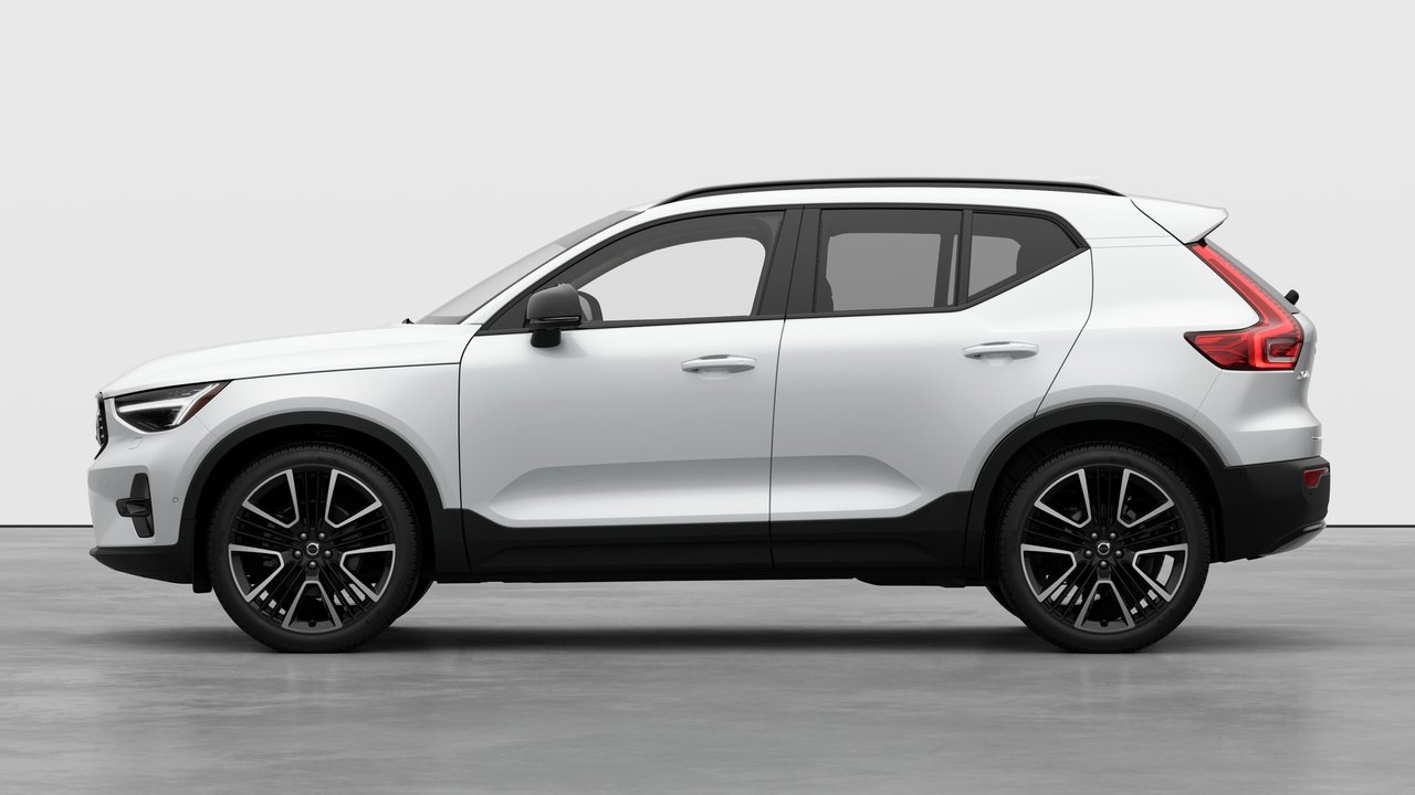 2026 Volvo XC40 - Image 8