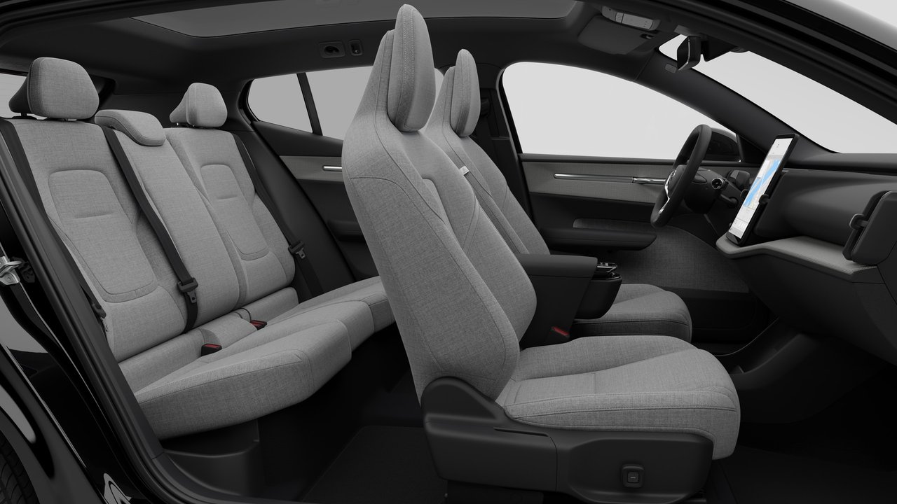 2026 Volvo EX30 - Image 13
