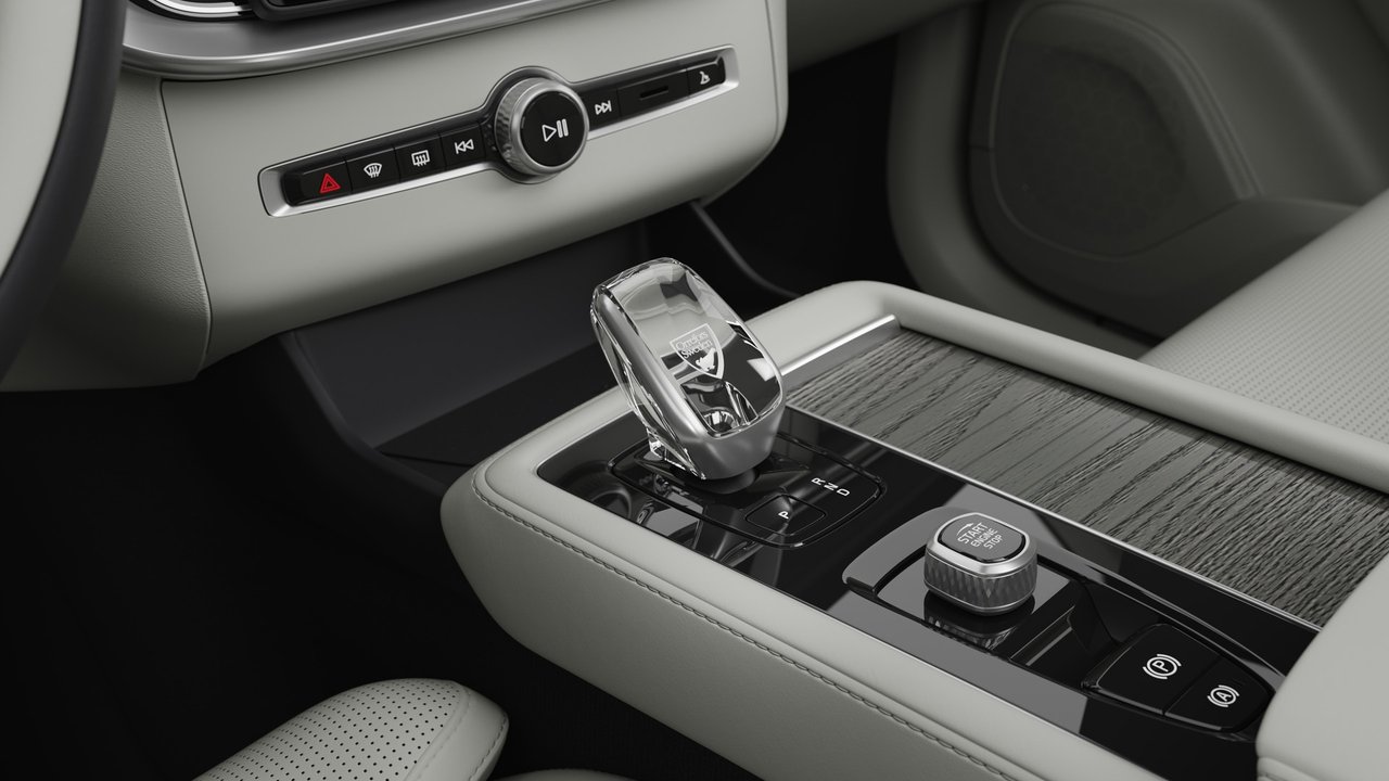 2027 Volvo XC90 Plug-In Hybrid - Image 11