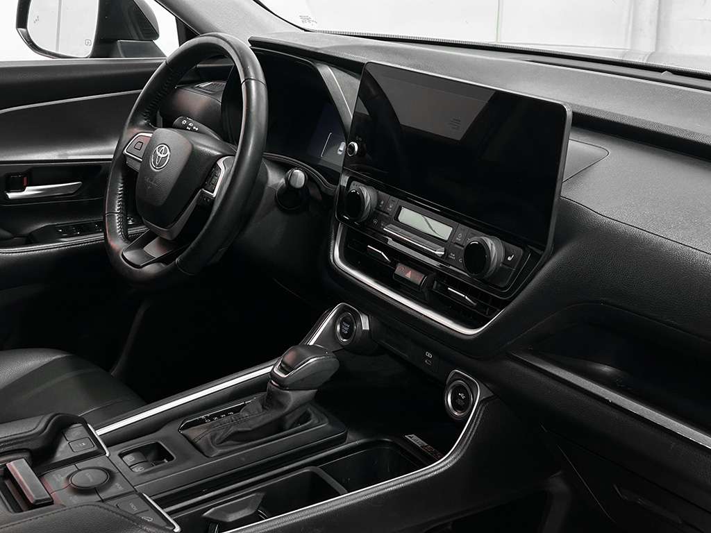 2024 Toyota Grand Highlander - Image 19