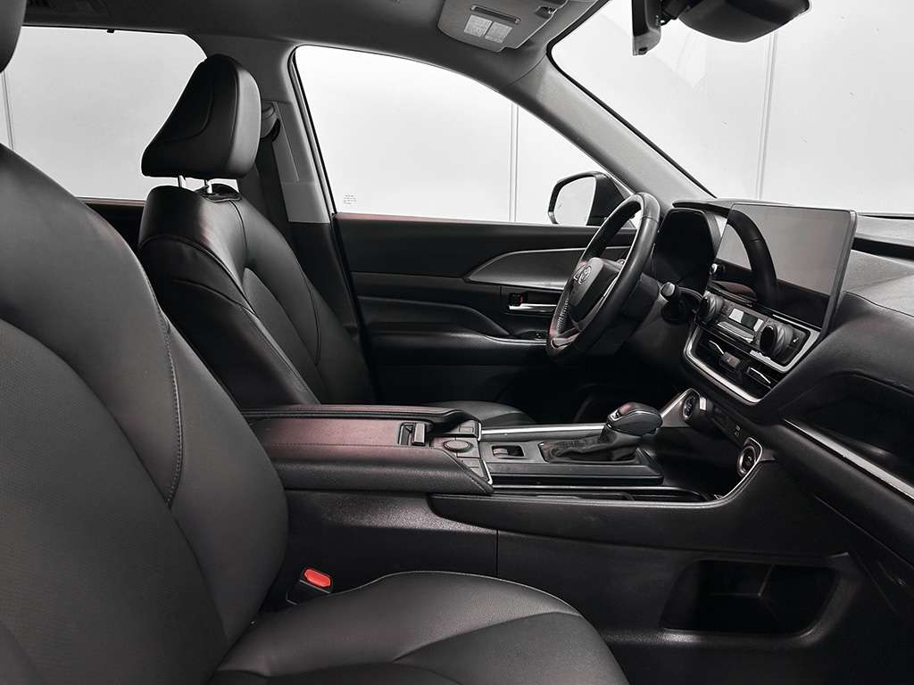 2024 Toyota Grand Highlander - Image 20