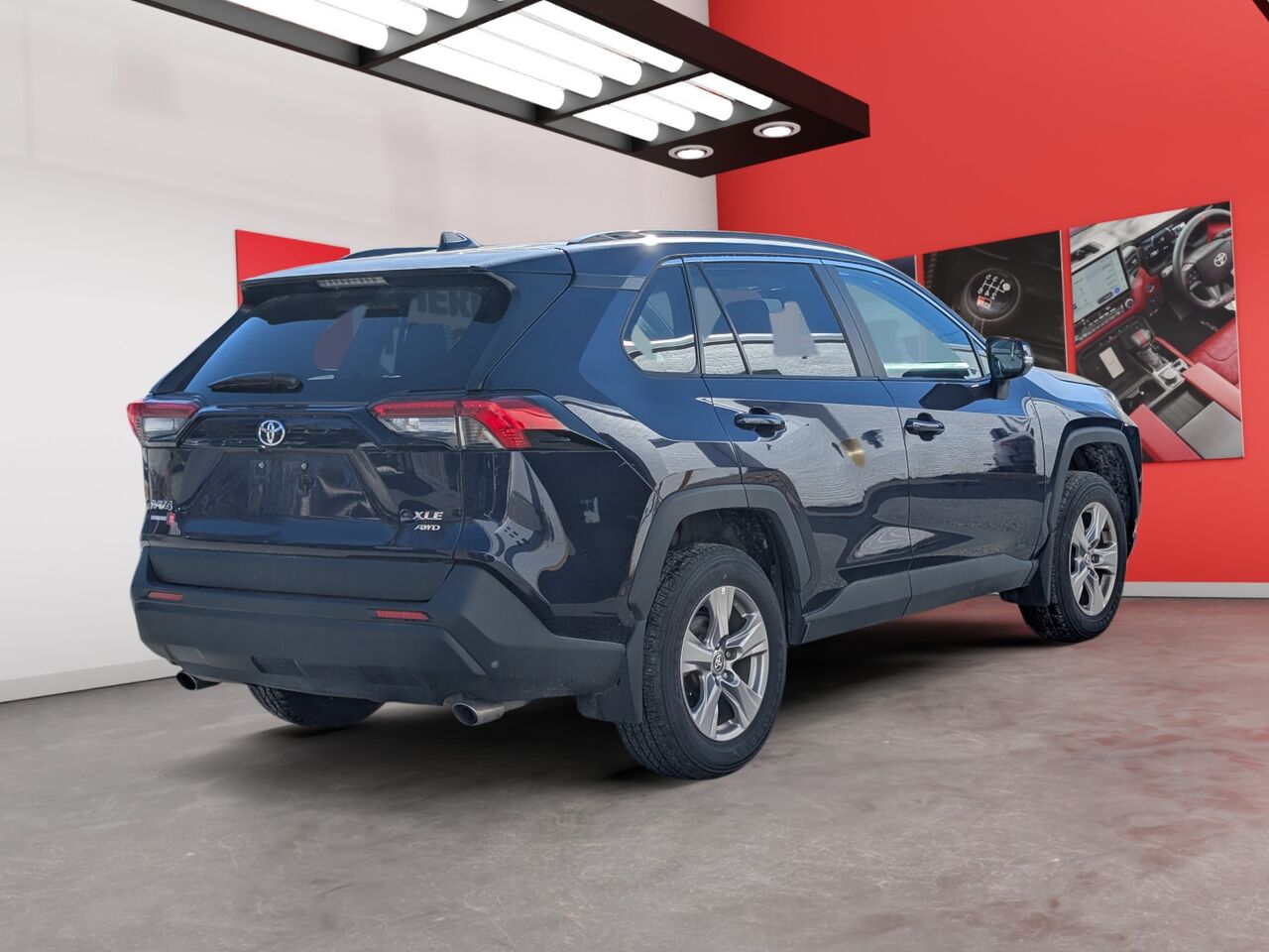 2025 Toyota RAV4 - Image 4