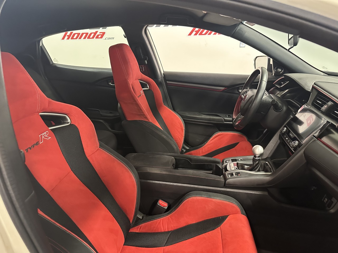 2017 Honda Civic Type R - Image 25