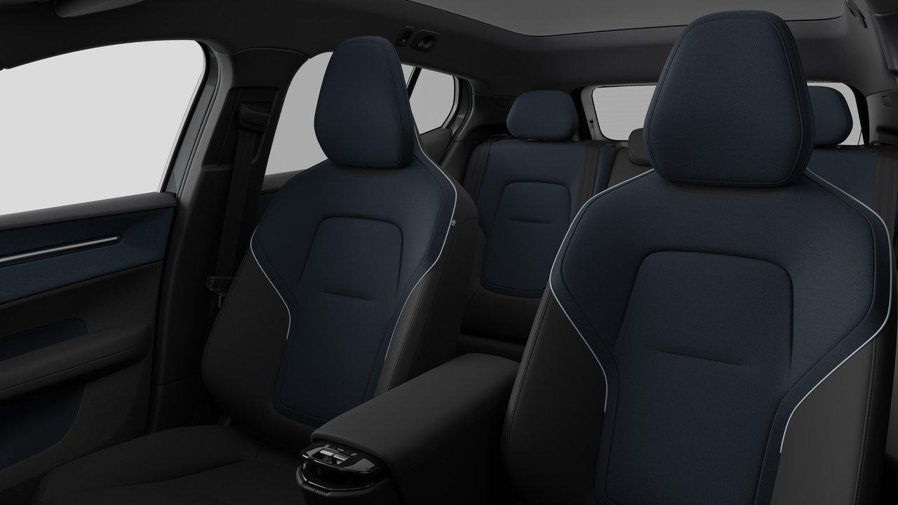 2026 Volvo EX30 - Image 12