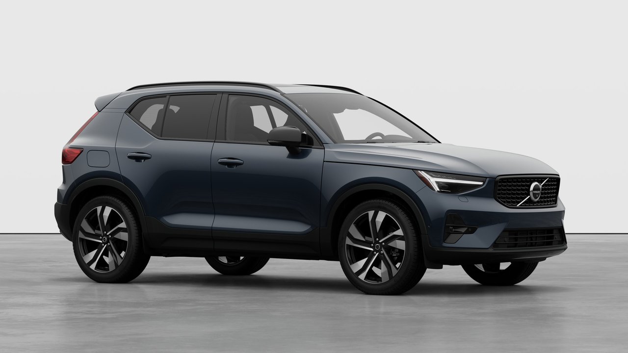 2026 Volvo XC40 - Image 3