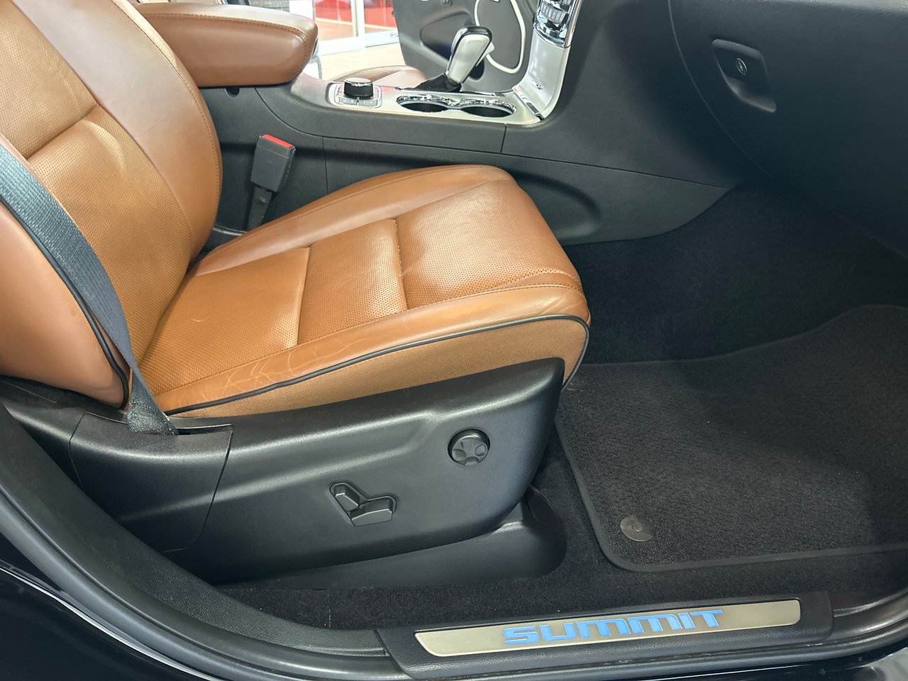 2021 Jeep Grand Cherokee - Image 15