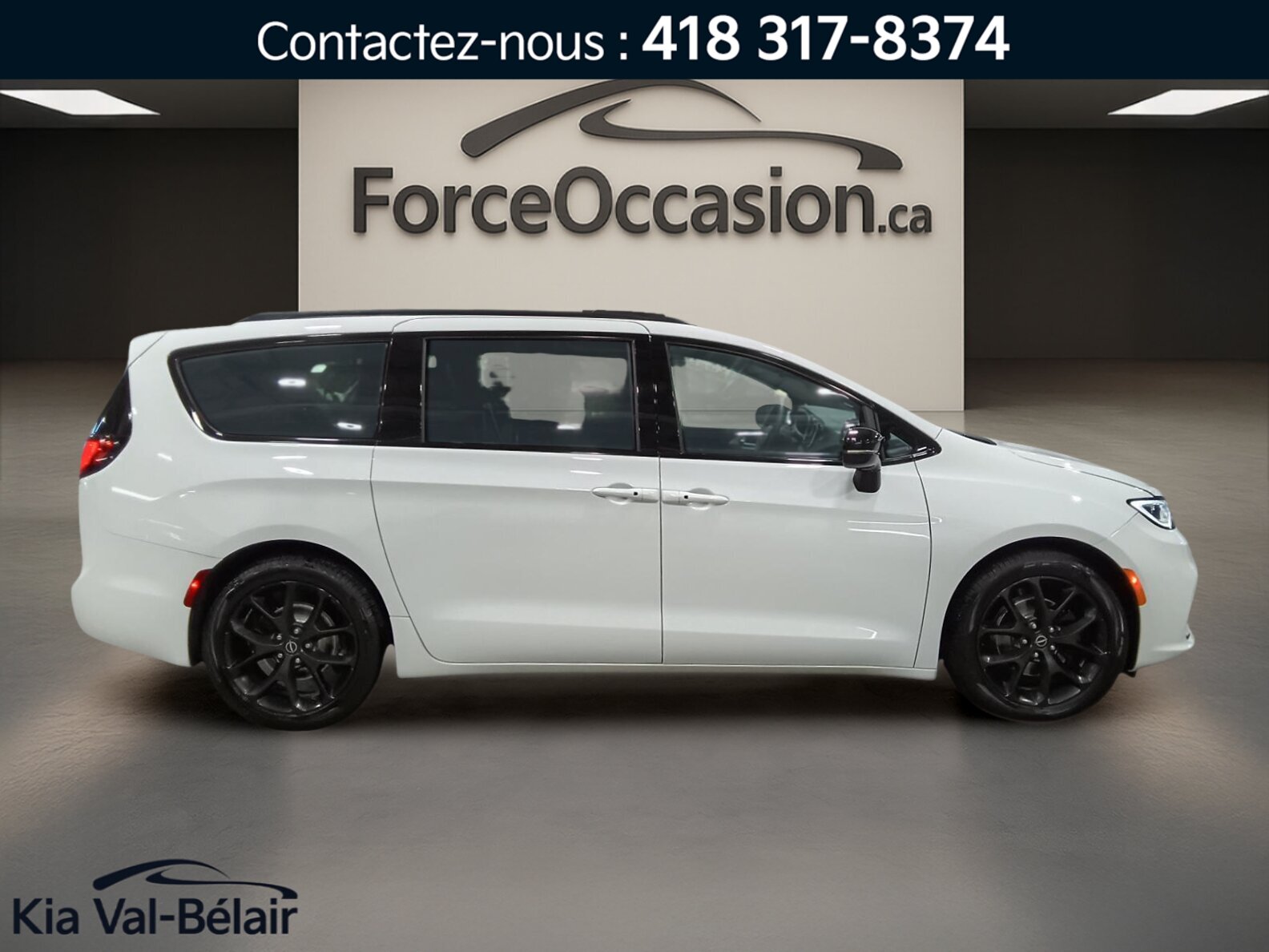 2025 Chrysler Pacifica - Image 3