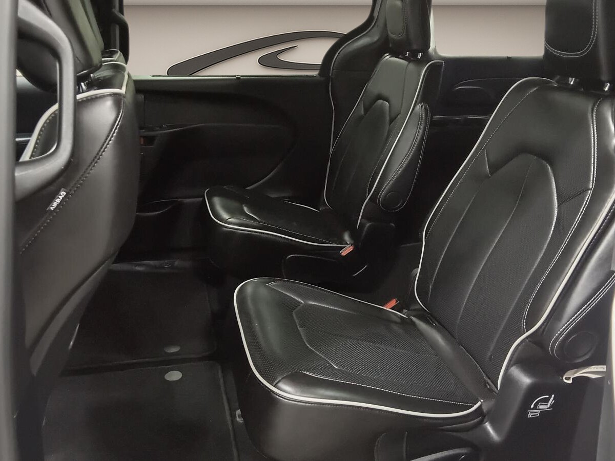 2025 Chrysler Pacifica - Image 6