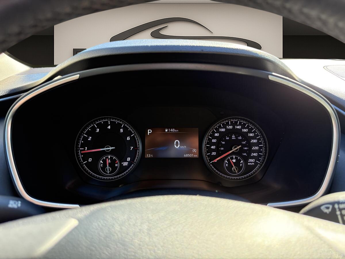 2022 Hyundai Santa Fe - Image 16