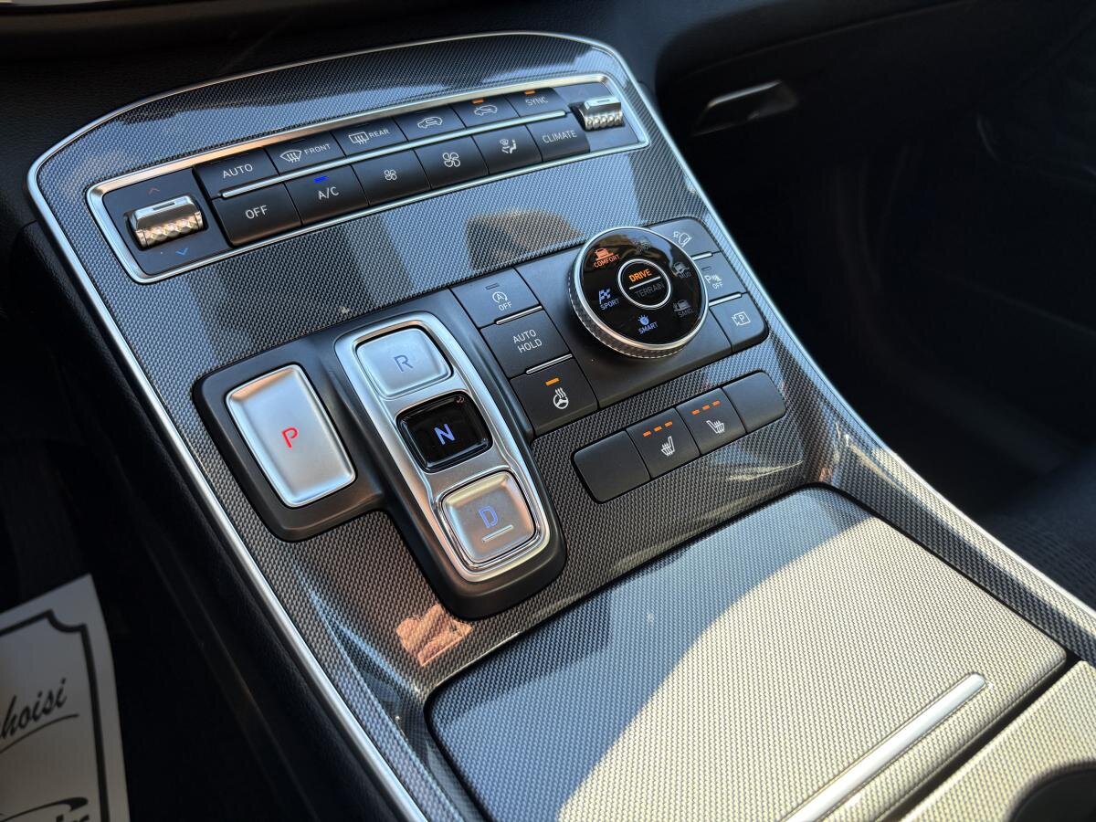 2022 Hyundai Santa Fe - Image 19