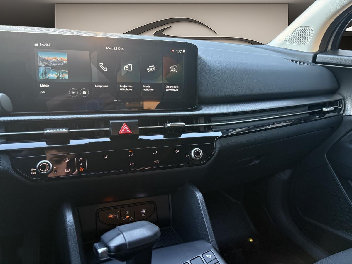 2026 Kia Sportage - Image 17