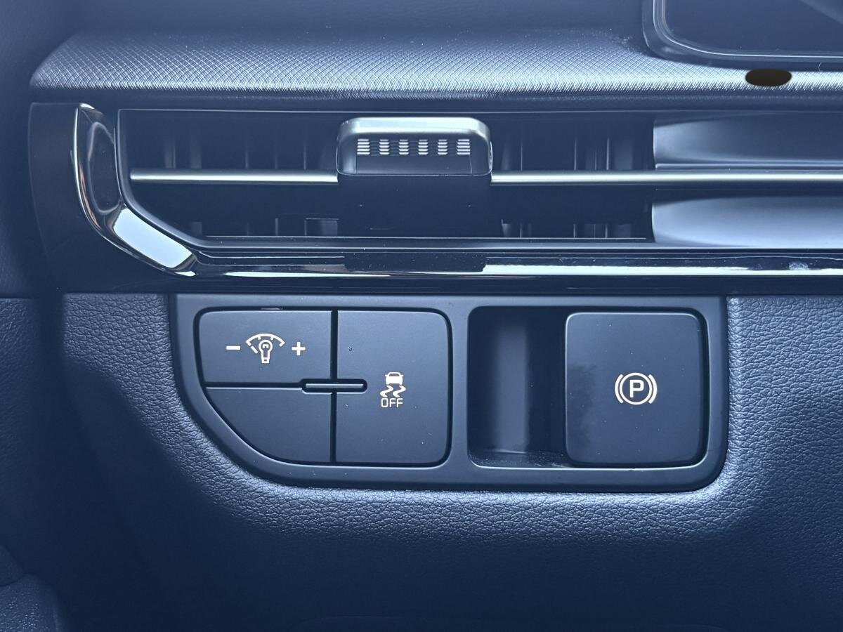 2026 Kia Sportage - Image 21