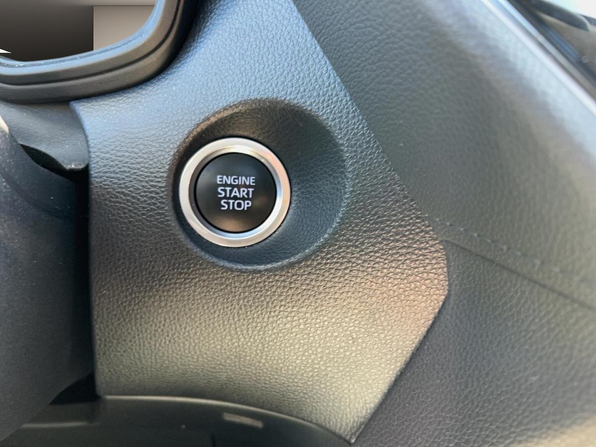2022 Toyota Corolla Cross - Image 11