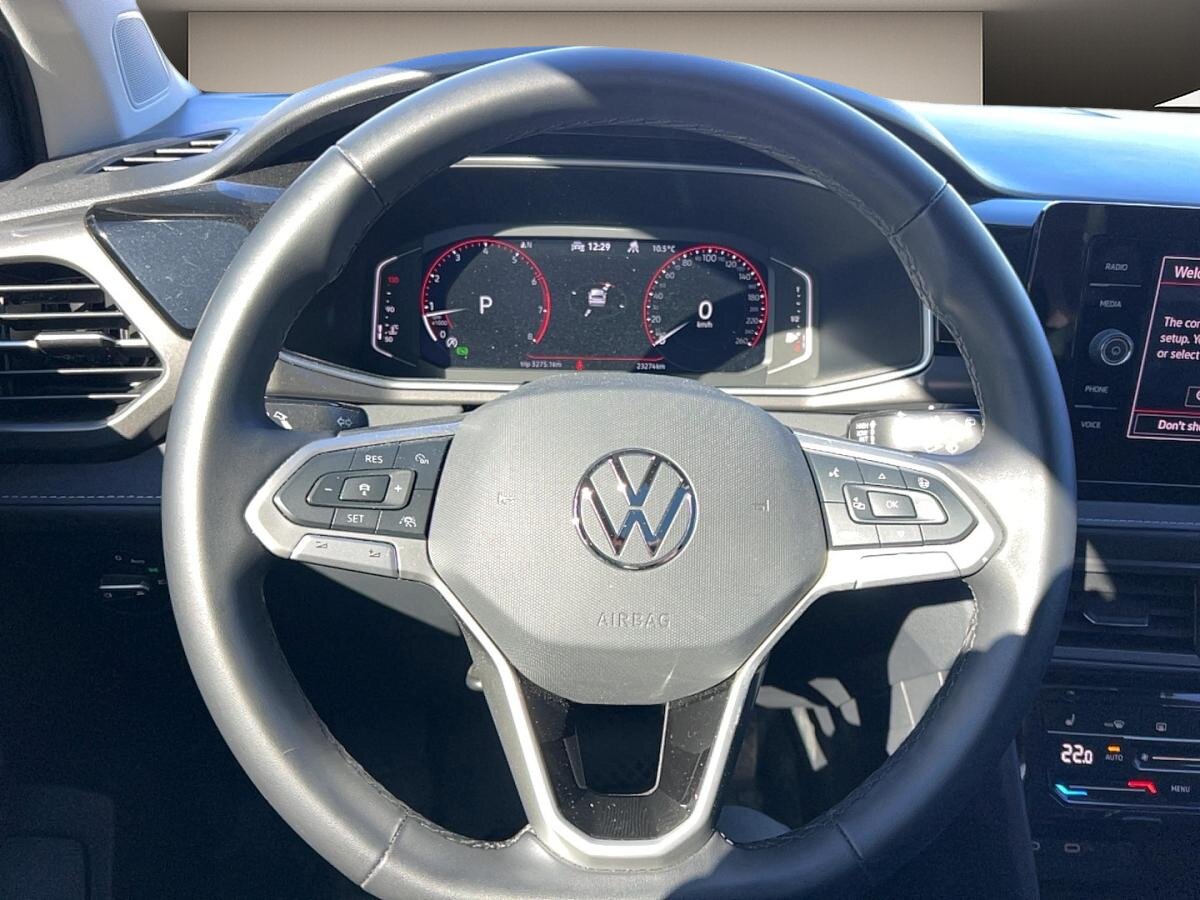 2025 Volkswagen Taos - Image 7