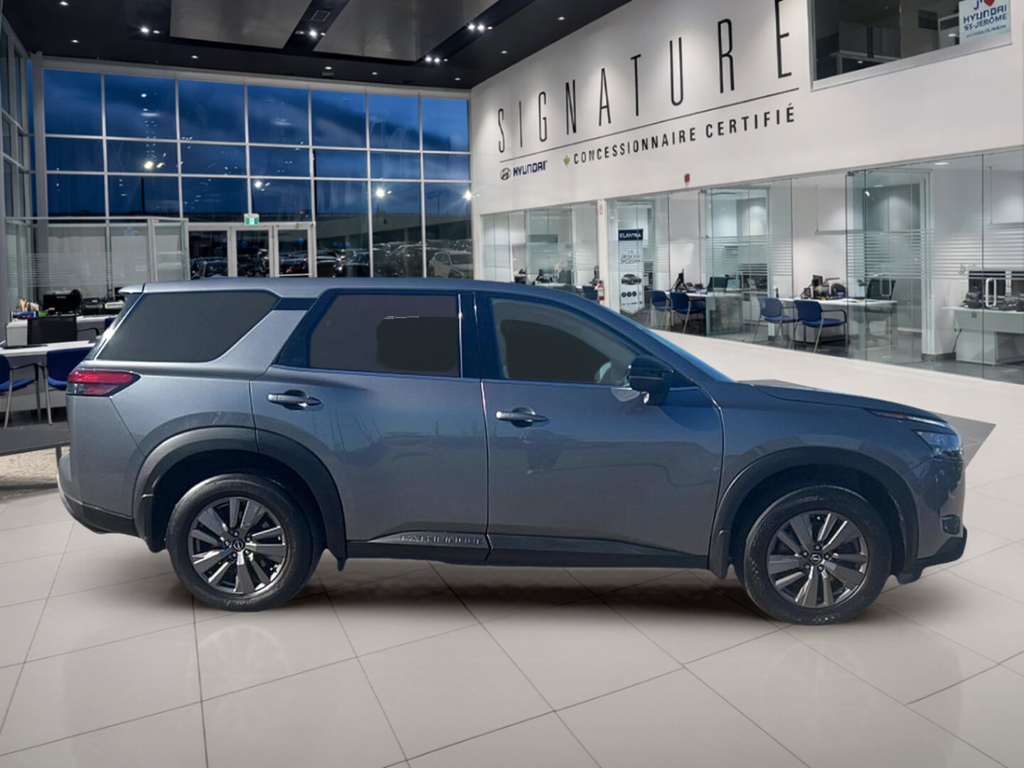 2023 Nissan Pathfinder - Image 4