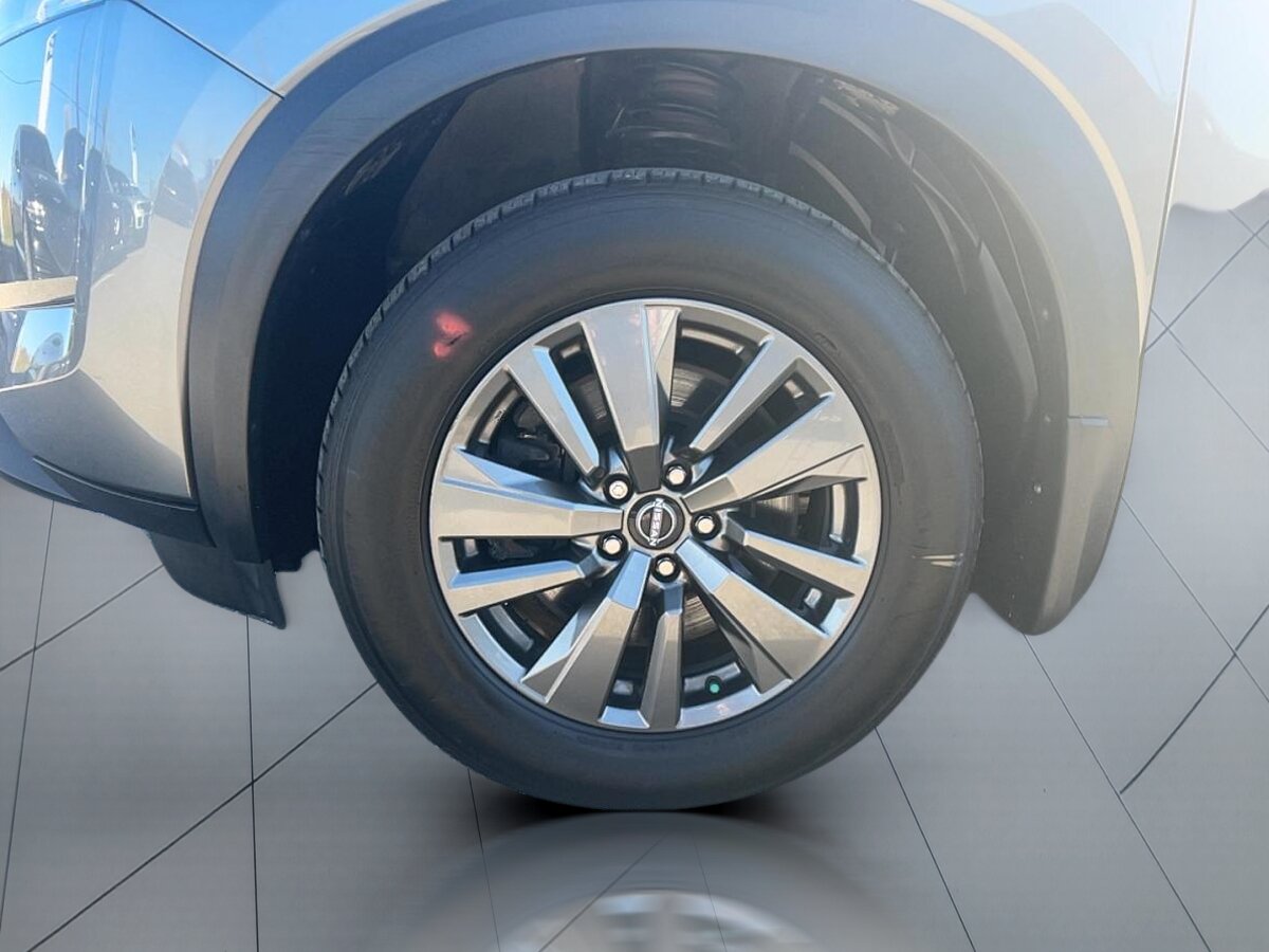 2023 Nissan Pathfinder - Image 9