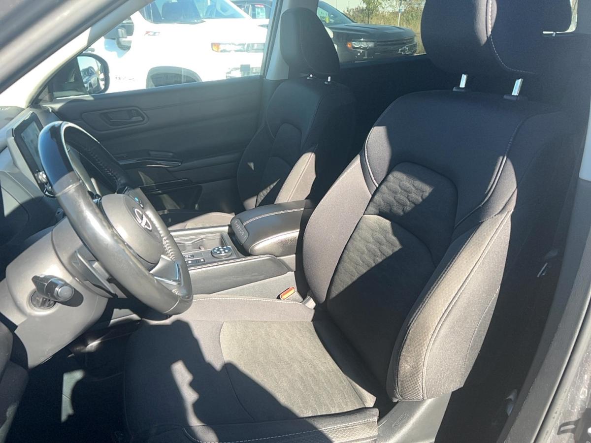 2023 Nissan Pathfinder - Image 11