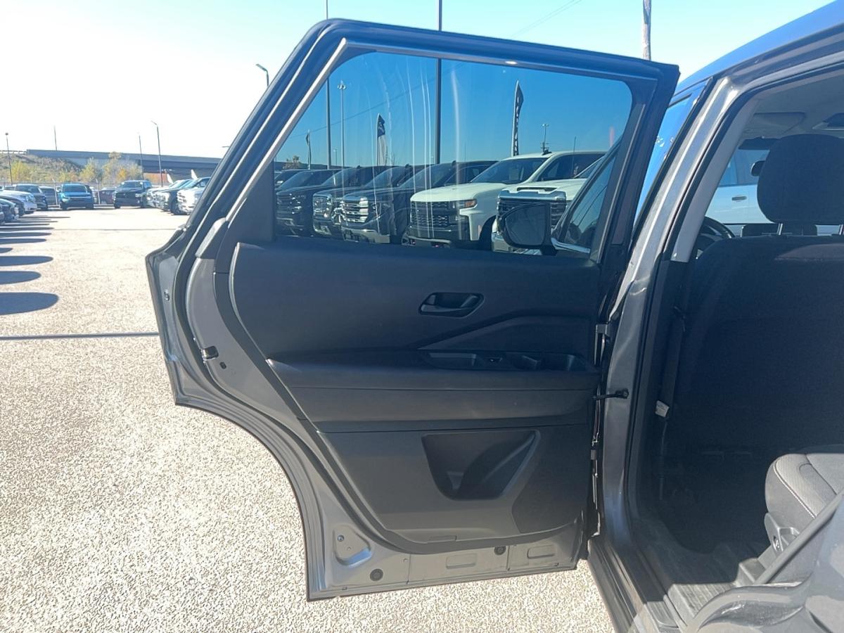 2023 Nissan Pathfinder - Image 19