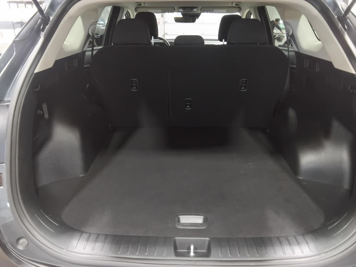 2023 Kia Sportage - Image 9