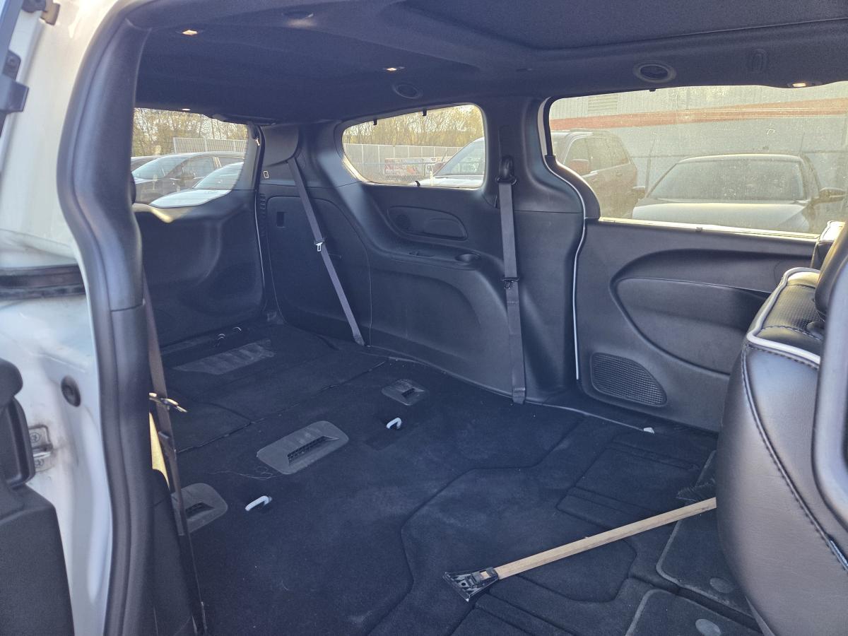 2025 Chrysler Pacifica - Image 7